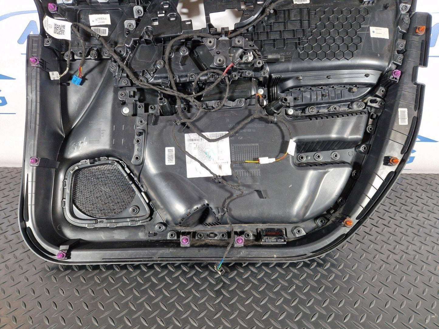 19-ON MERCEDES BENZ B CLASS W247 RONT LEFT N/S DOOR PANEL CARD A2477204702