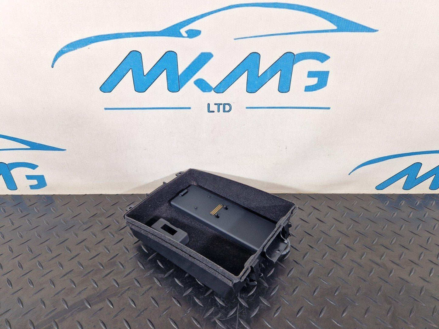 AUDI A8 4H CENTER CONSOLE ARMREST STORAGE COMPARTMENT INSERT TRAY 4H0863075M