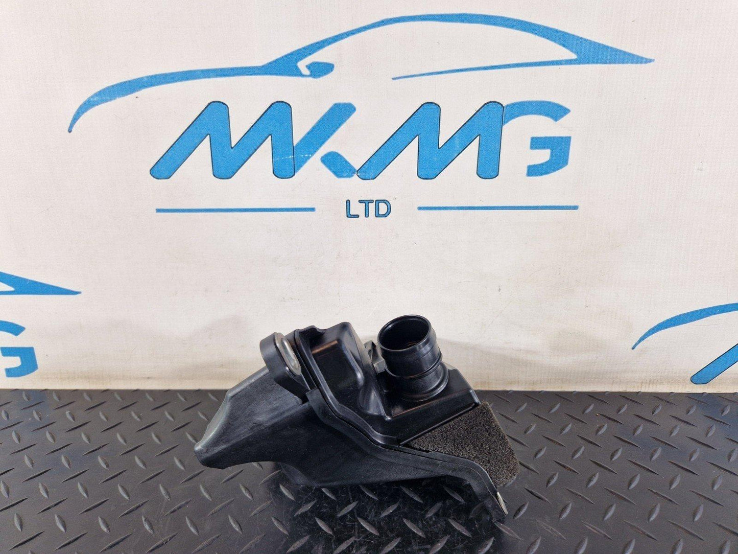 19-ON RANGE ROVER EVOQUE L551 GENUINE OIL SEPERATOR M8D2-9A764-AA