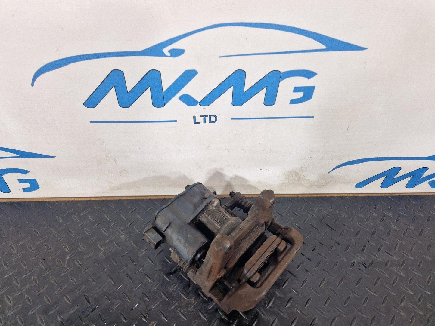 19-ON MERCEDES A CLASS W177 REAR RIGHT SIDE ELECTRIC BRAKE CALIPER A2474230898