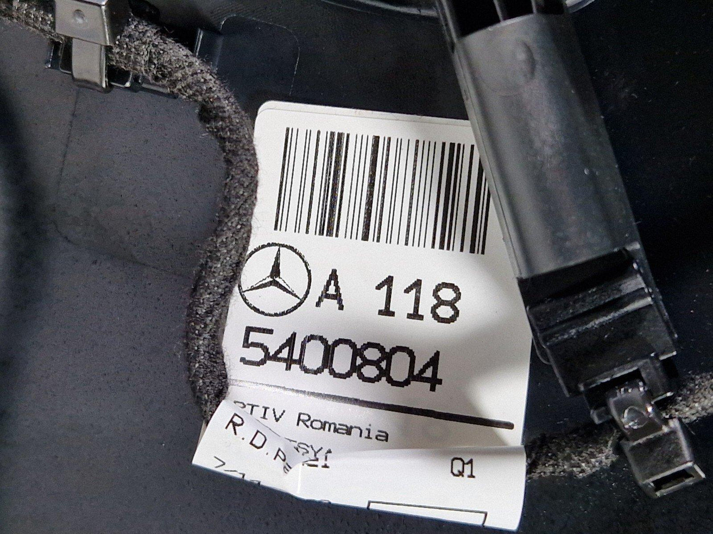 19-ON MERCEDES BENZ CLA C118 REAR RIGHT DOOR LEATHER CARD A1187308600