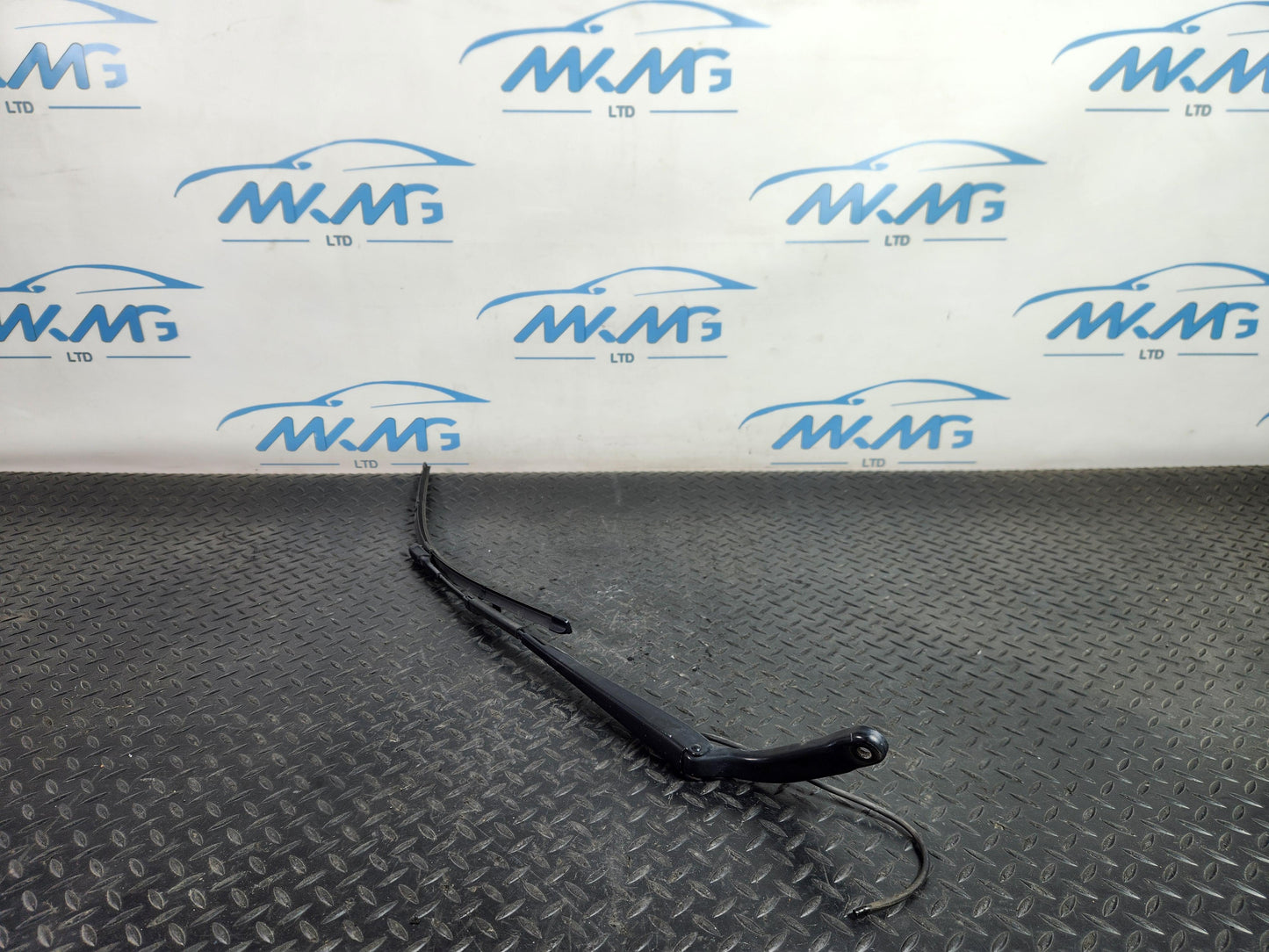 Mercedes-Benz Sprinter W907 Standard Cargo Van Front Left Wiper Arm A9108203500