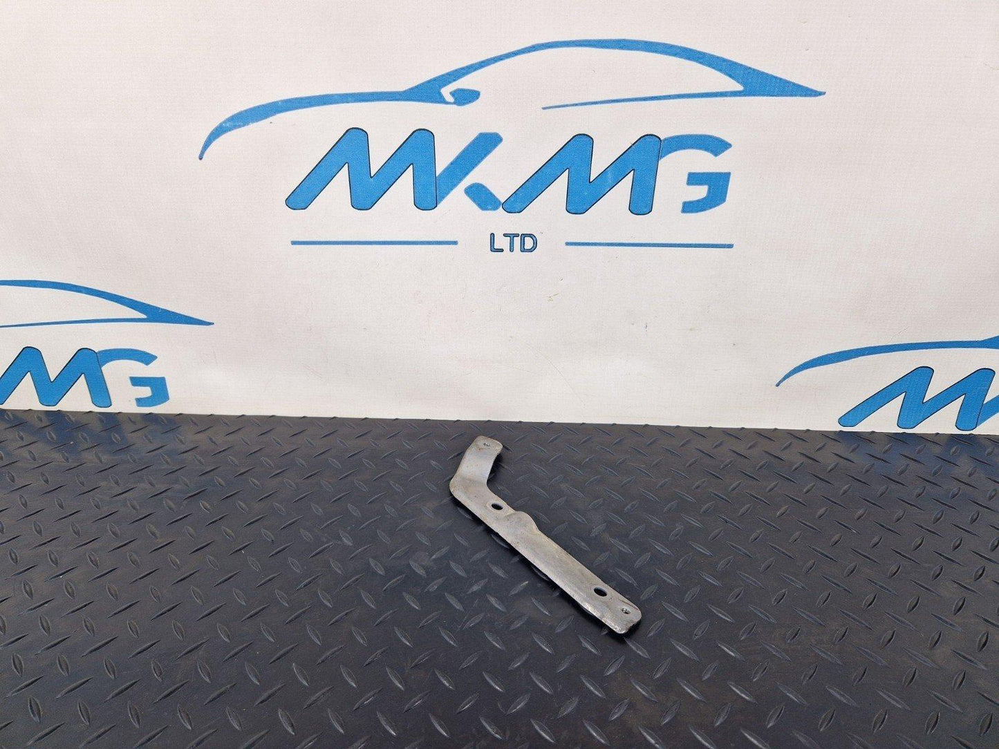 18-ON MERCEDES BENZ SPRINTER W907 STARTER MOUNT SUPPORT BRACKET A6511510040