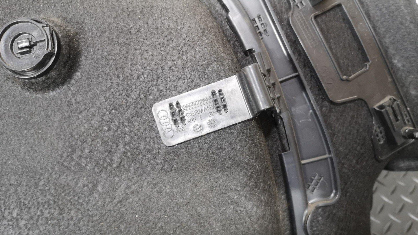 16-19 AUDI A4 B9 S-LINE SALOON GENUINE PASSENGER SIDE BOOT TRIM COVER 8W5863879C