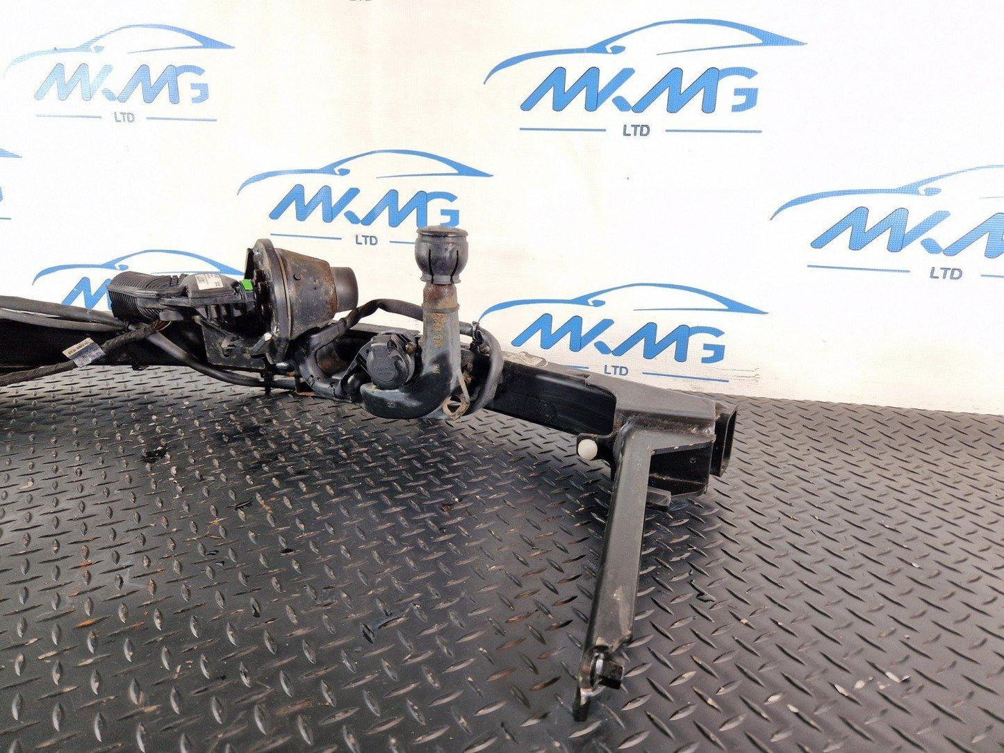 16-19 AUDI A4 B9 WESTFALIA ELECTRIC TOW BAR 8W0959245 8W0800491M