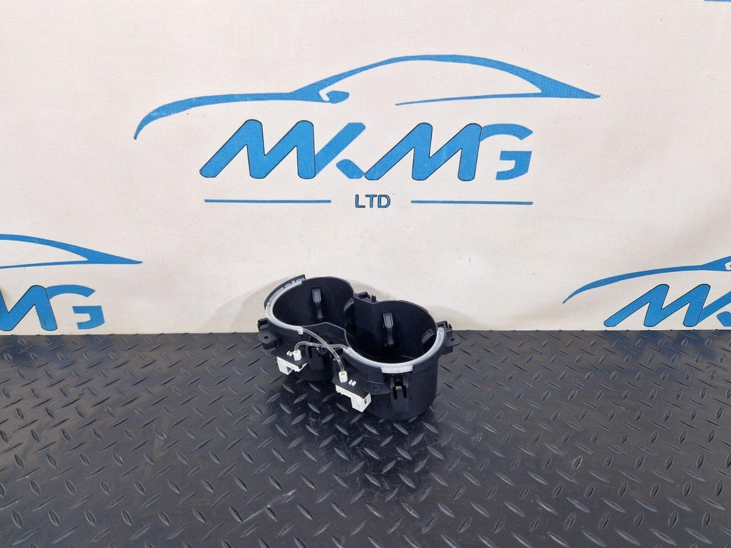 16-19 AUDI A4 B9 GENUINE TWIN DOUBLE CUP HOLDER 8W0862533A