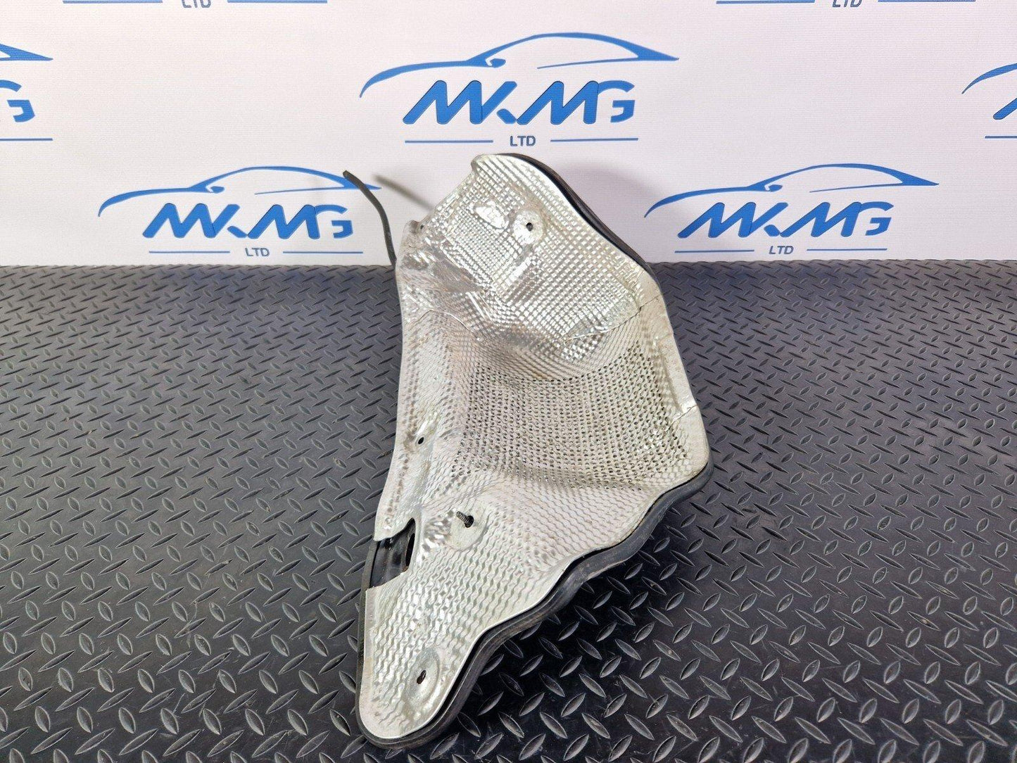 15-18 AUDI A7 4G OEM HEAT PROTECTION 4G0804165B