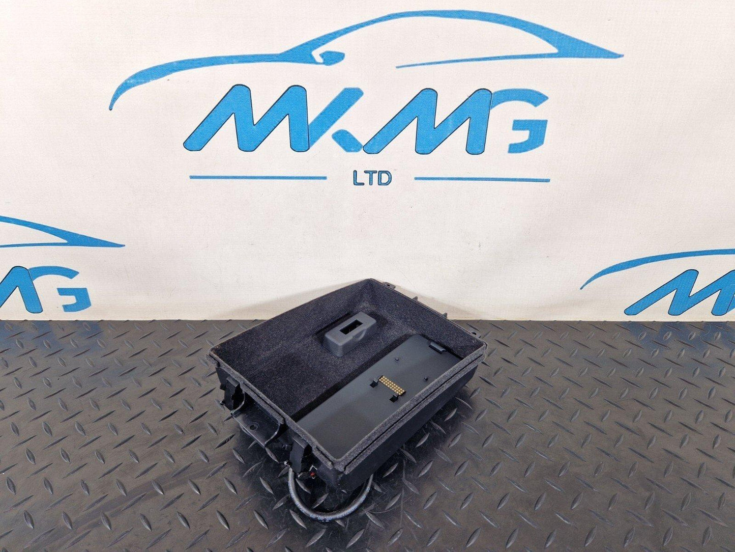 AUDI A8 4H CENTER CONSOLE ARMREST STORAGE COMPARTMENT INSERT TRAY 4H0863075M