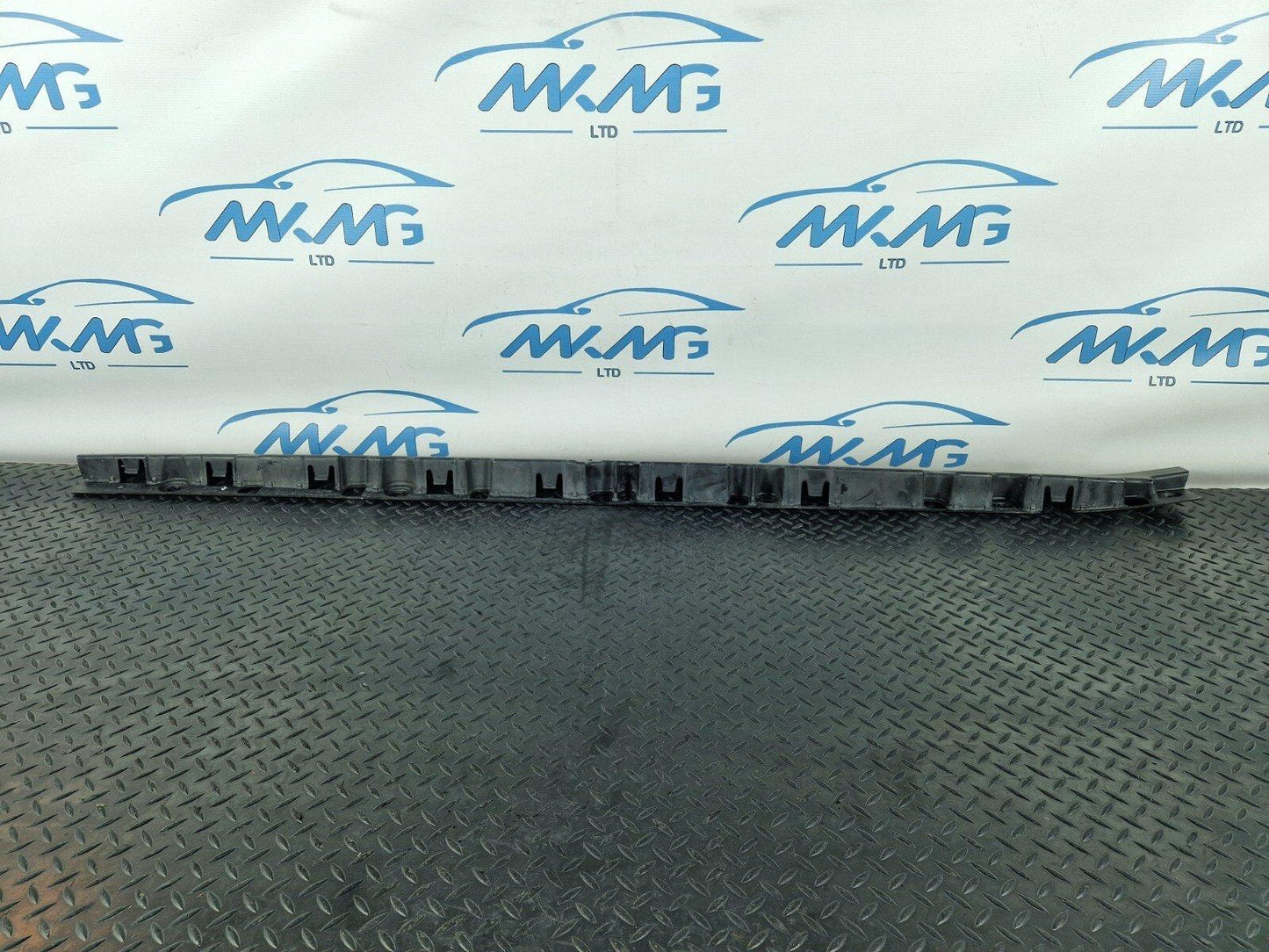10-13 BMW X5 E70 LCI GENUINE RIGHT OS SILL BRACKET 7207196