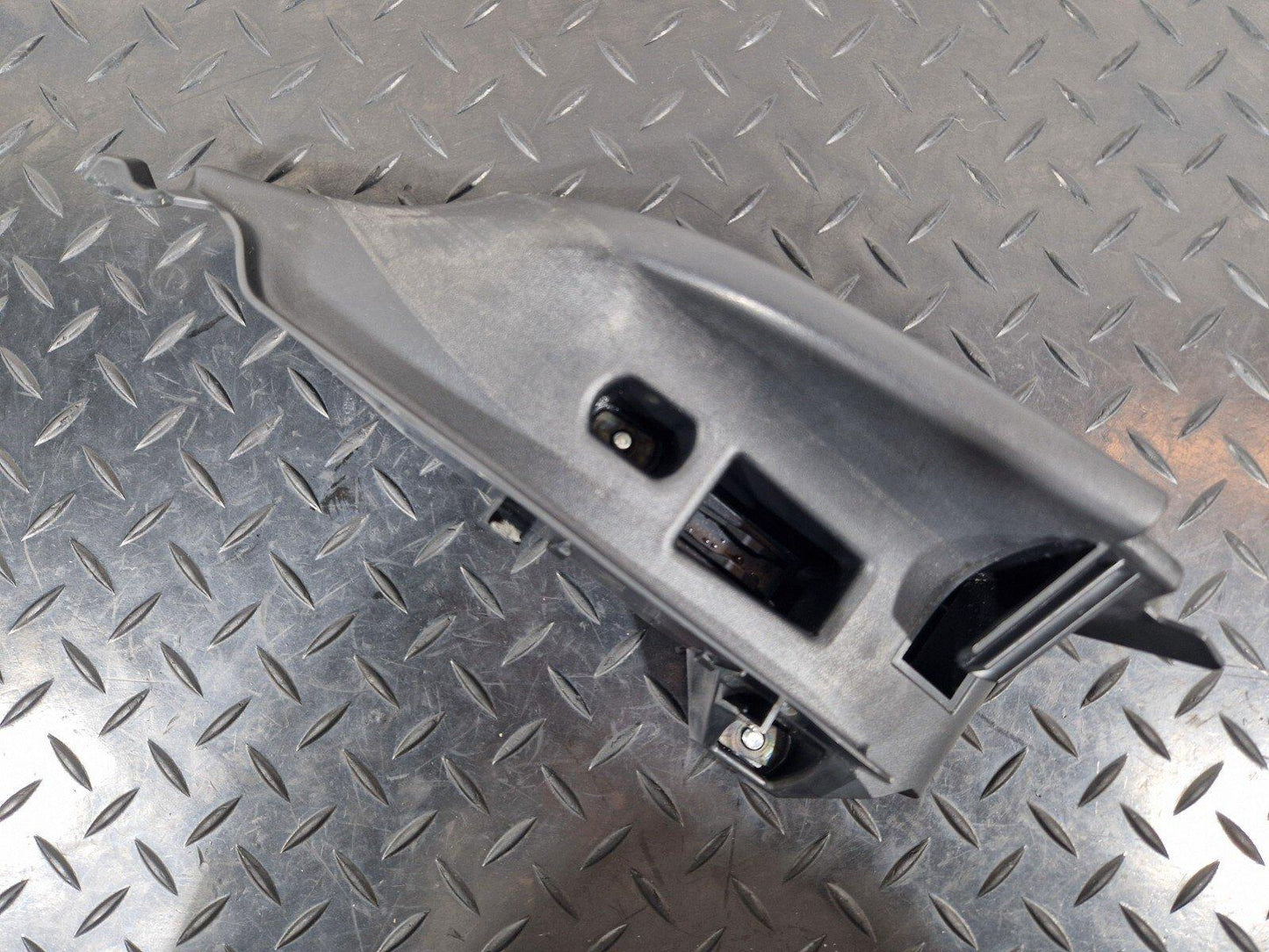 16-23 AUDI S5 COUPE GENUINE REAR LEFT SEATBELT GUIDE TRIM COVER 8W6857791