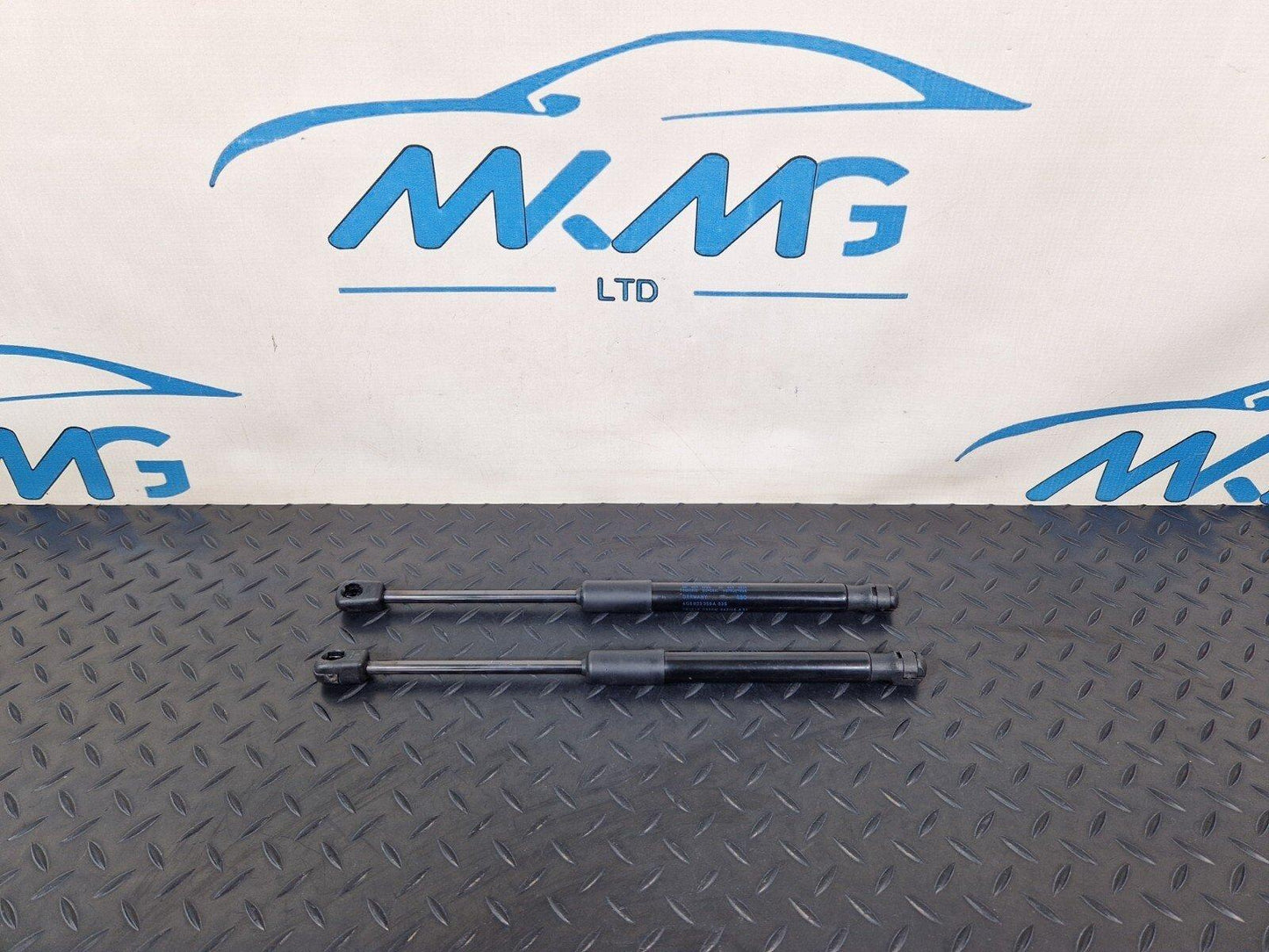 15-18 AUDI A7 4G GENUINE OEM BONNET HOOD GAS STRUTS PAIR RIGHT & LEFT 4G8823359A