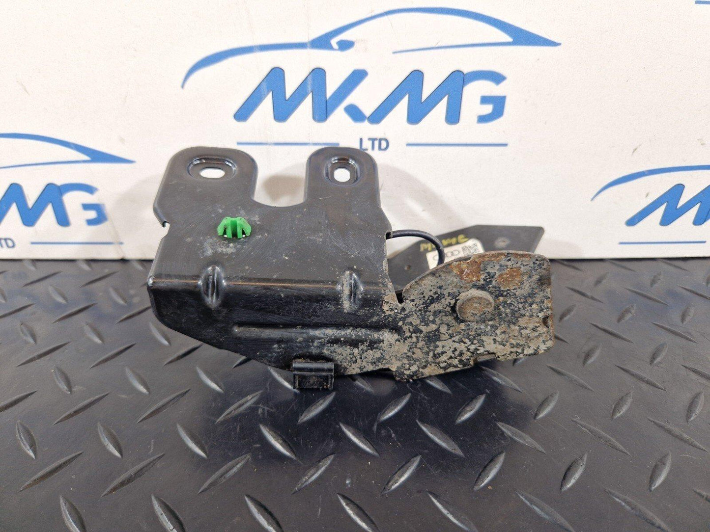 12-18 AUDI A6 C7 GENUINE LEFT N/S TELEPHONE AERIAL & BRACKET 8V0035507 4G0035525