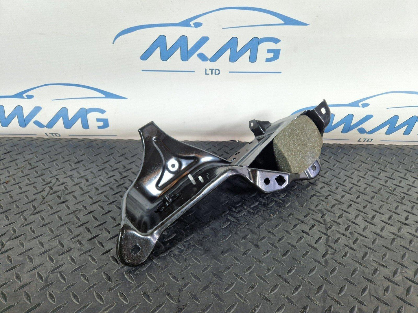 14-21 MERCEDES BENZ C300h W205 OEM LEFT BOOT LINER BRACKET A2056308701