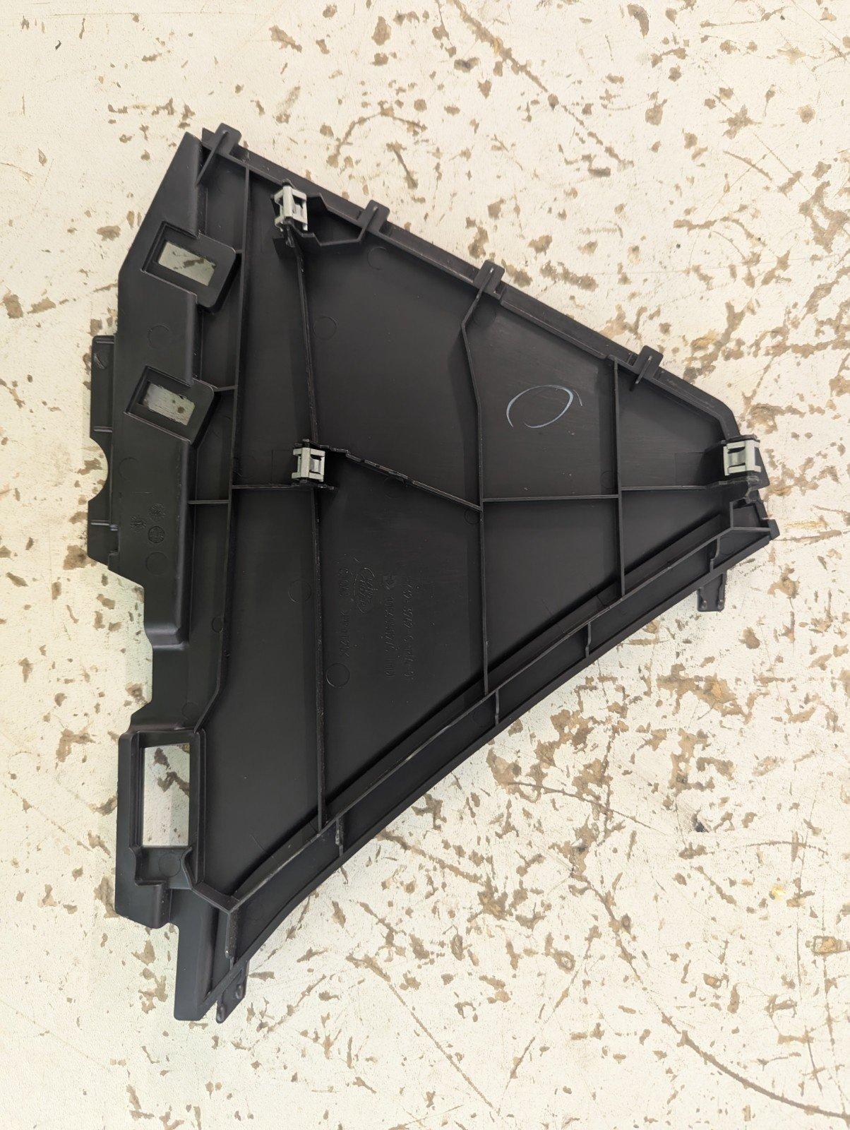 17-ON LAND ROVER DISCOVERY UNDER DASH CENTER EXTENSION LEFT TRIM HY323962CPIA01