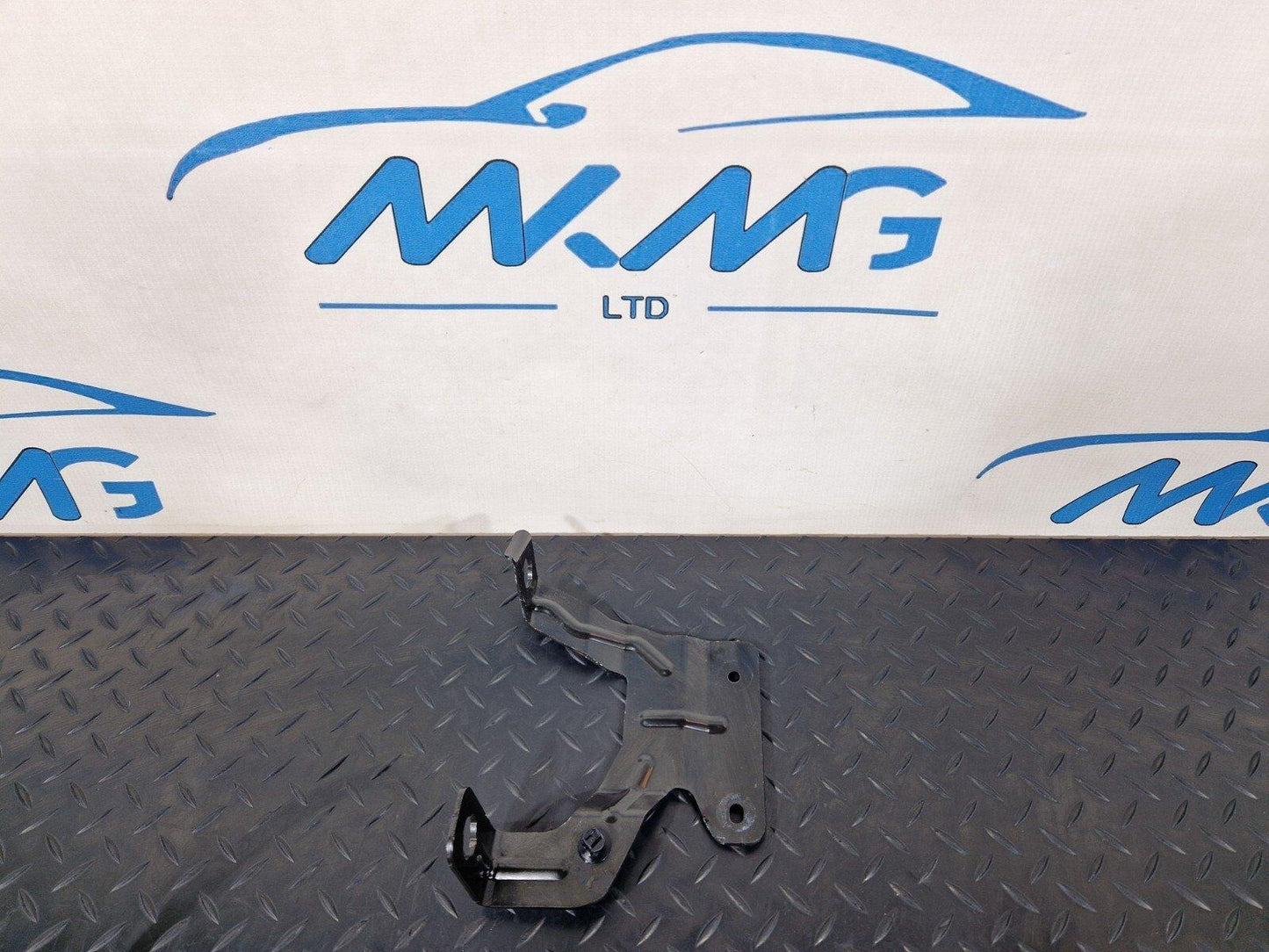 16-19 AUDI A4 B9 EXPANSION COLLANT TANK BRACKET 8W0121232F