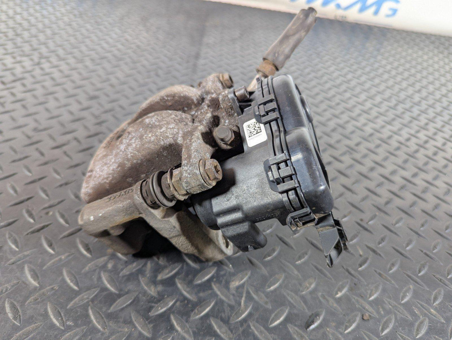 13-19 MERCEDES BENZ CLA C117 GENUINE REAR RIGHT O/S BRAKE CALIPER A2464232498