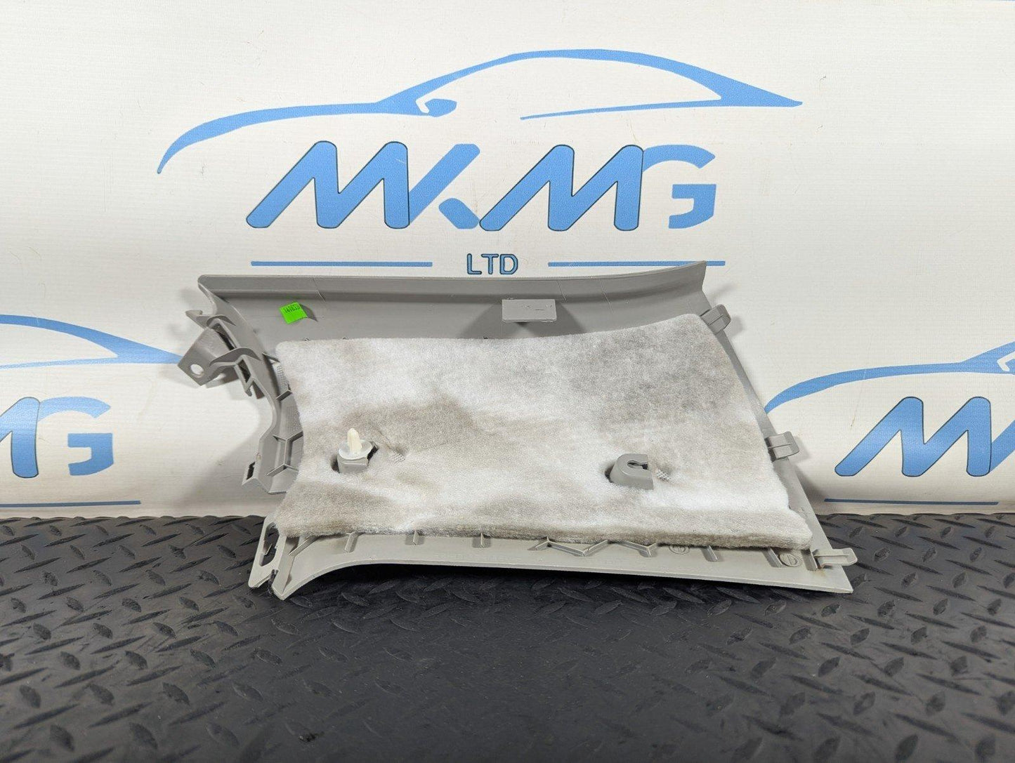 11-19 MERCEDES BENZ ML W166 GENUINE GLE CLASS RIGHT PILLAR TRIM A1666900625
