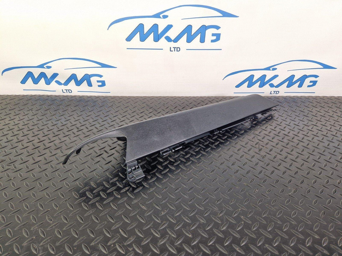 14-21 MERCEDES BENZ C300h W205 RIGHT BOOT TRIM PANEL COVER A2056900444
