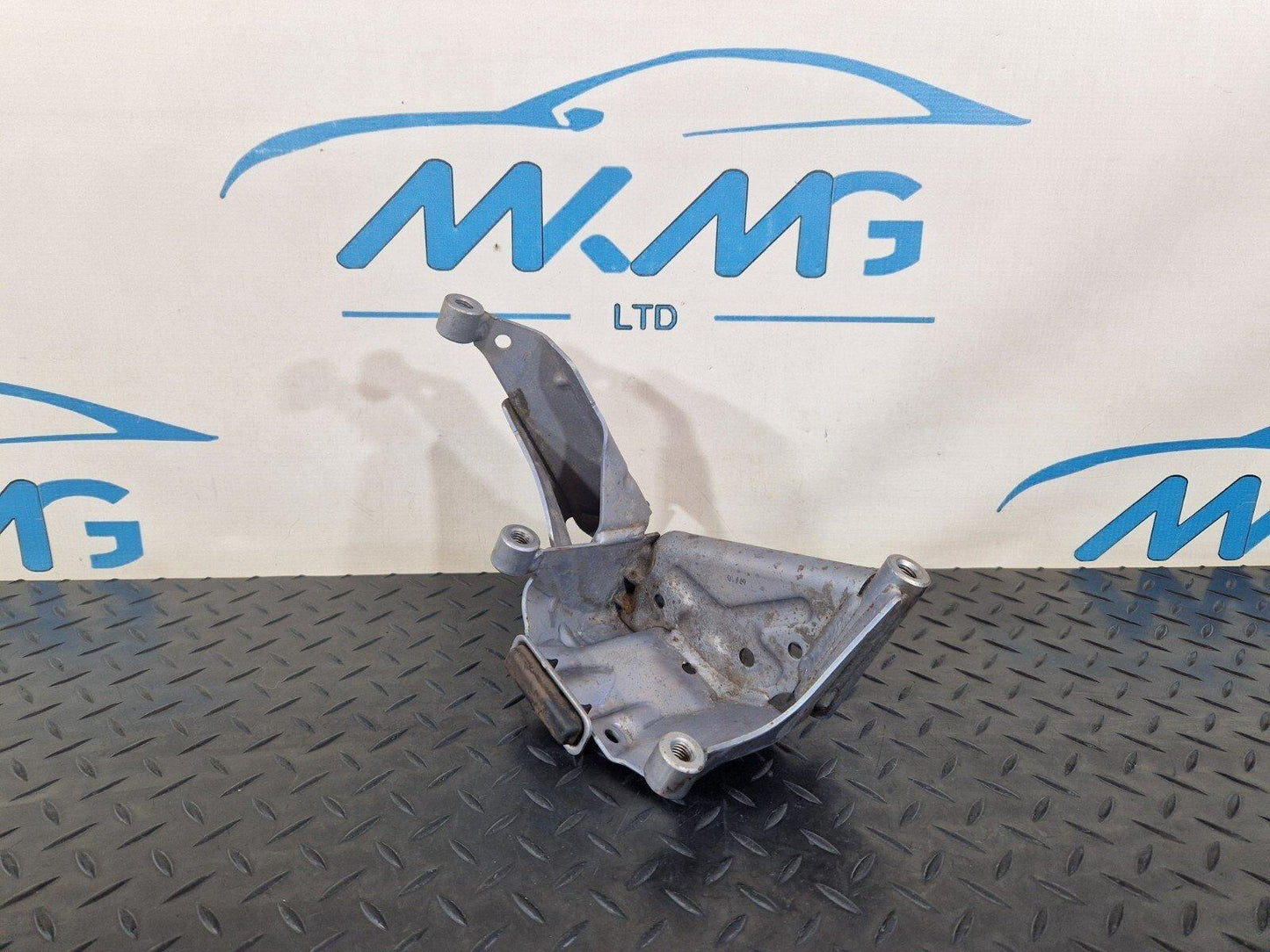 10-17 AUDI A8 4H ENGINE MOUNT BRACKET RETAINER PLATE 4H0399059C