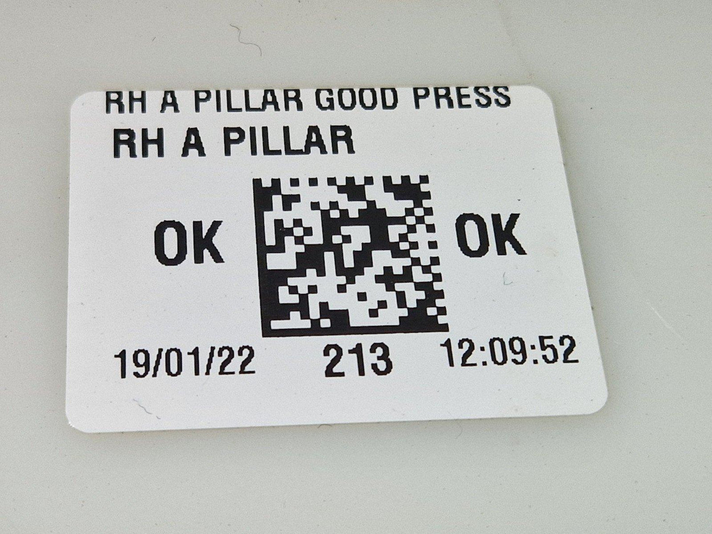 19-ON RANGE ROVER EVOQUE L551 A PILLAR COVER TRIM RIGHT DRIVER SIDE K8D203510