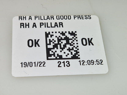 19-ON RANGE ROVER EVOQUE L551 A PILLAR COVER TRIM RIGHT DRIVER SIDE K8D203510