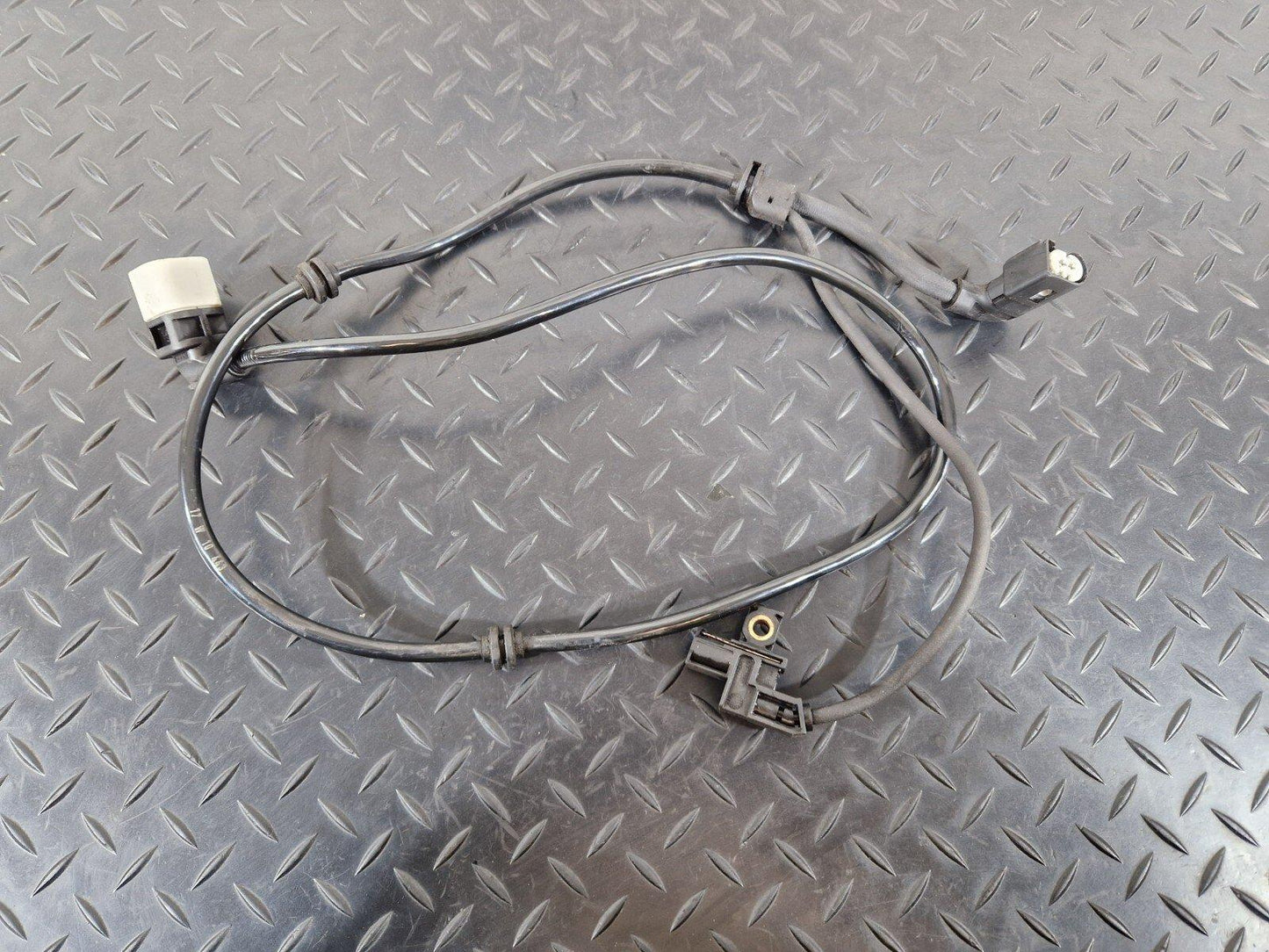 14-21 MERCEDES BENZ C300h W205 REAR RIGHT O/S PARKING BRAKE & BRAKE WEAR SENSOR