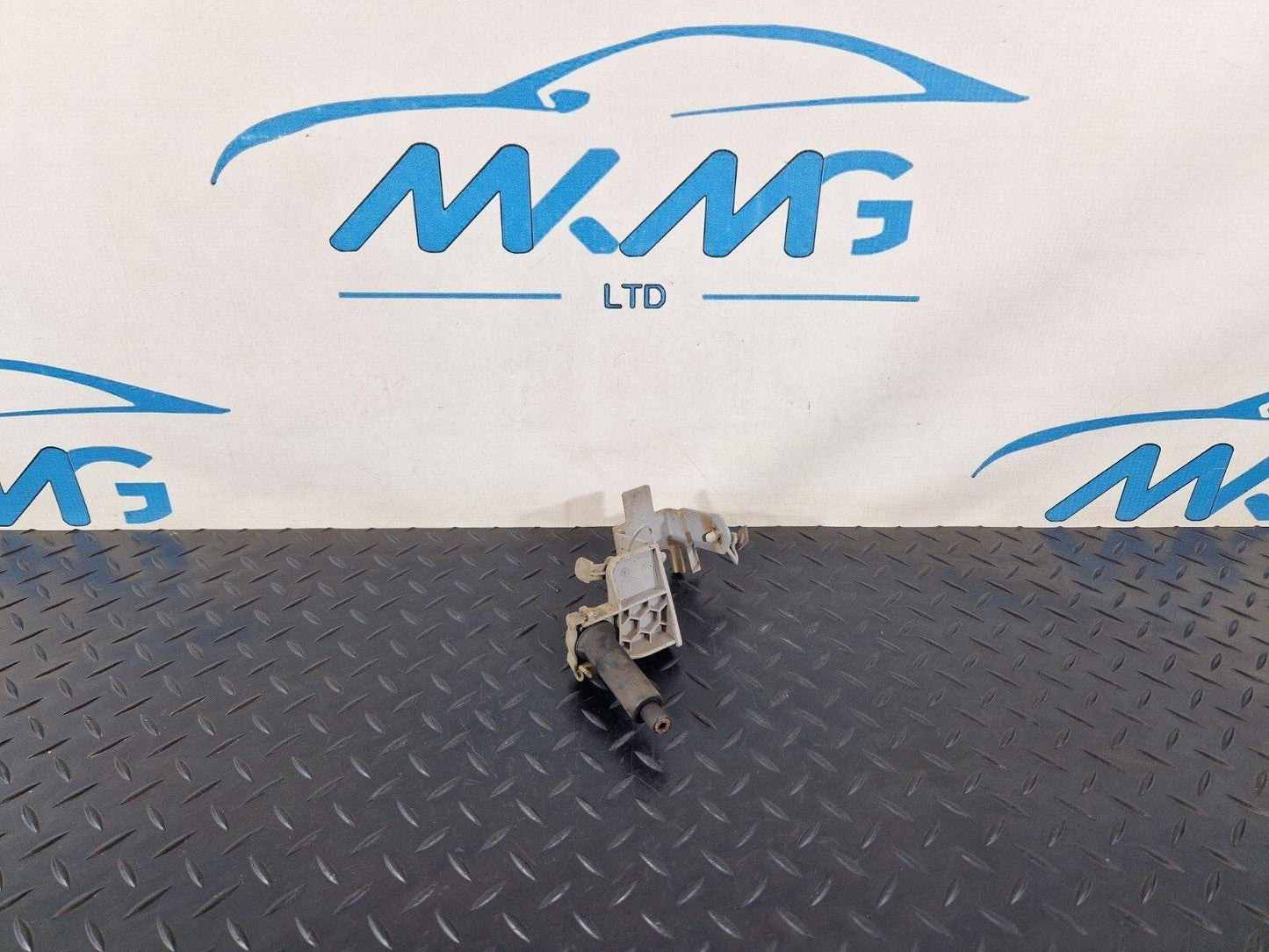 14-19 MERCEDES BENZ GLA X15GENUINE OEM BRAKE PIPE CLAMP BRACKET A1764210194