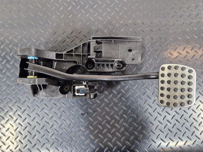 19-ON MERCEDES BENZ B CLASS W247 AUTOMATIC BRAKE PEDAL ASSEMBLY UNIT A2472902600