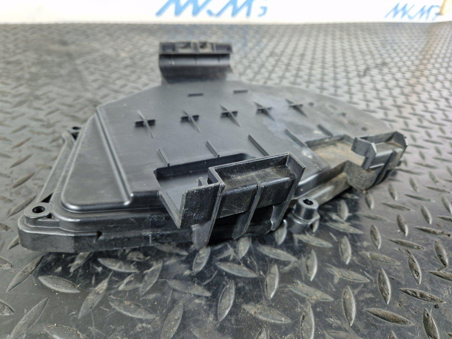 12-18 AUDI A6 C7 2.0 DIESEL CGLC GENUINE HOUSING FOR CONTROL UNITS 4G2907613B