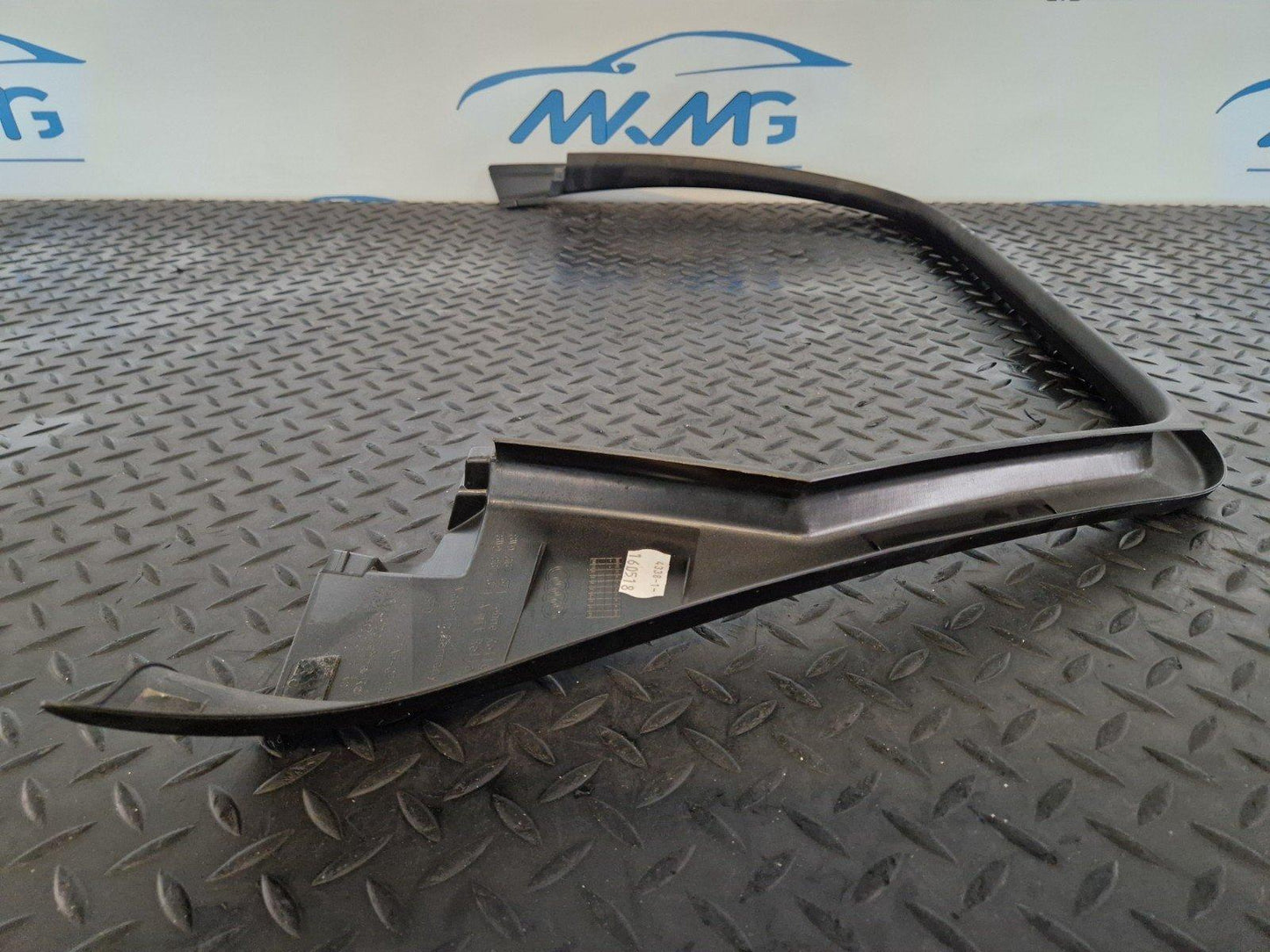 16-19 AUDI A4 B9 SPORT REAR LEFT NSR DOOR WINDOW FRAME TRIM 8W9867671