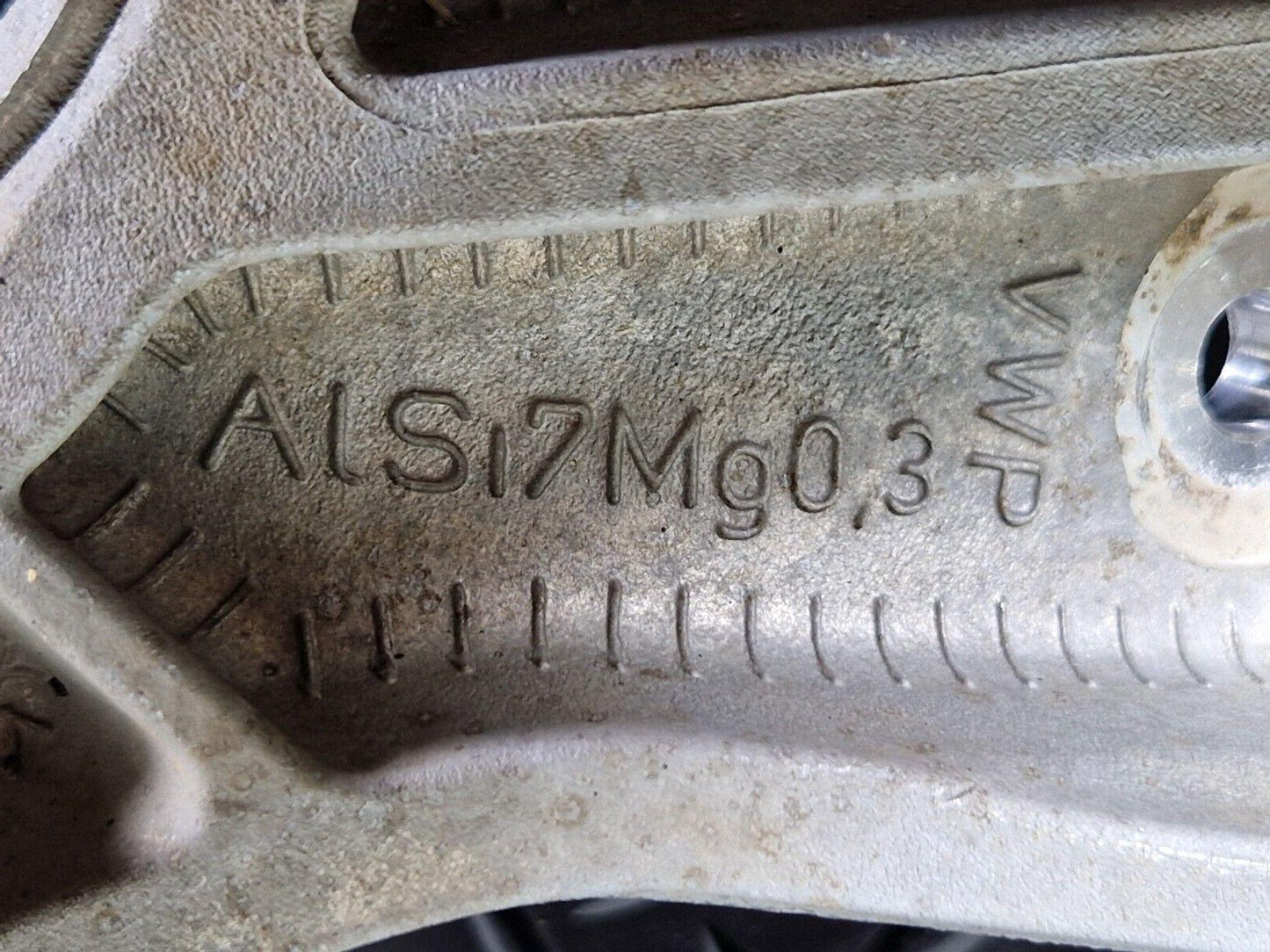 16-19 AUDI A4 B9 S-LINE OEM LEFT SIDE ENGINE MOUNT BRACKET 8W0399295E