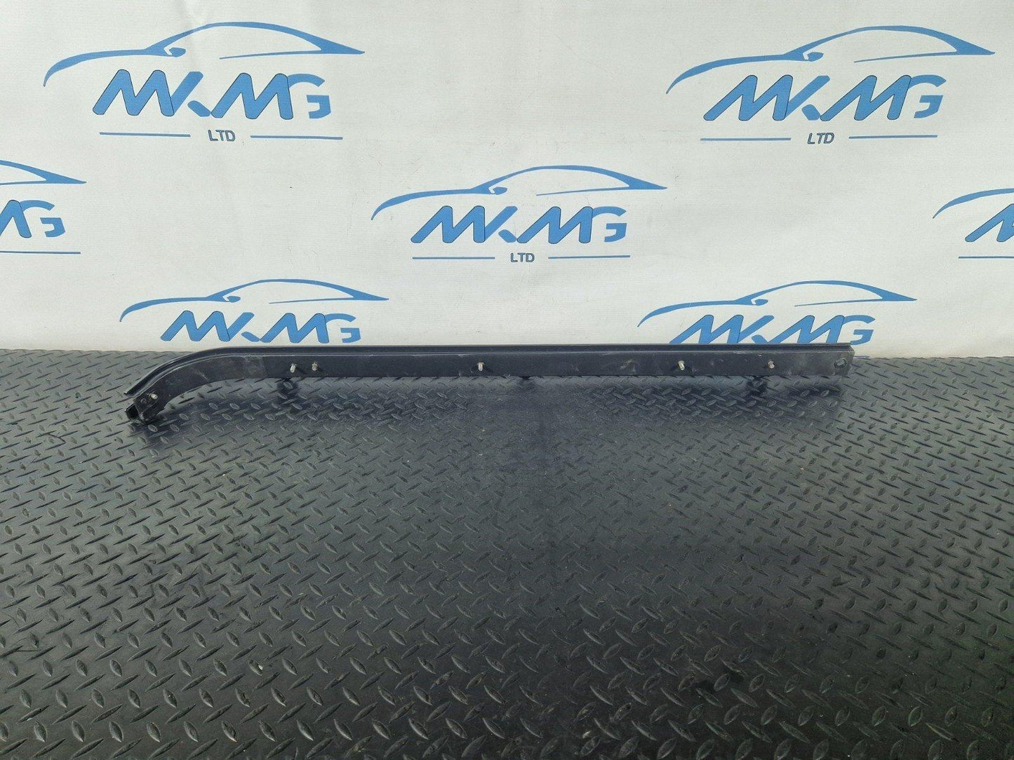 14-23 MERCEDES VITO W447 GENUINE SLIDING DOOR CENTER LEFT GUIDE RAIL A4477660237
