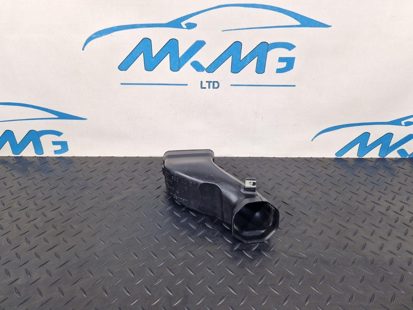 18-ON MERCEDES SPRINTER W907 W910 RIGHT DRIVER SIDE AIR DUCT A9078304401