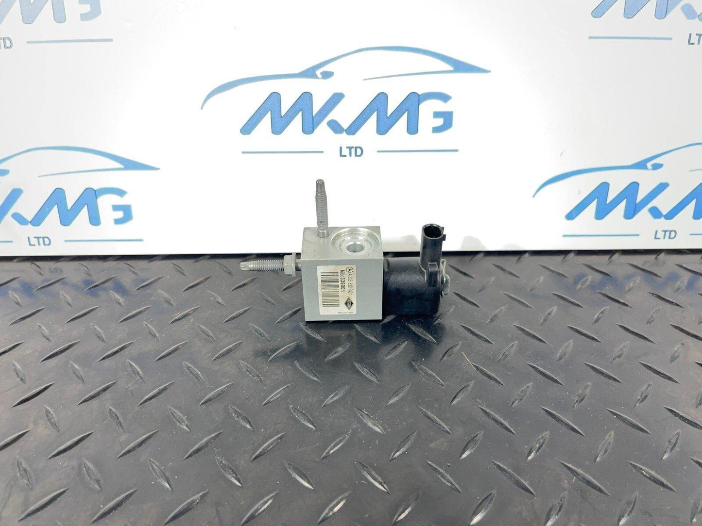 14-21 MERCEDES BENZ C350e W205 AIR CON OFF VALE A2058307401