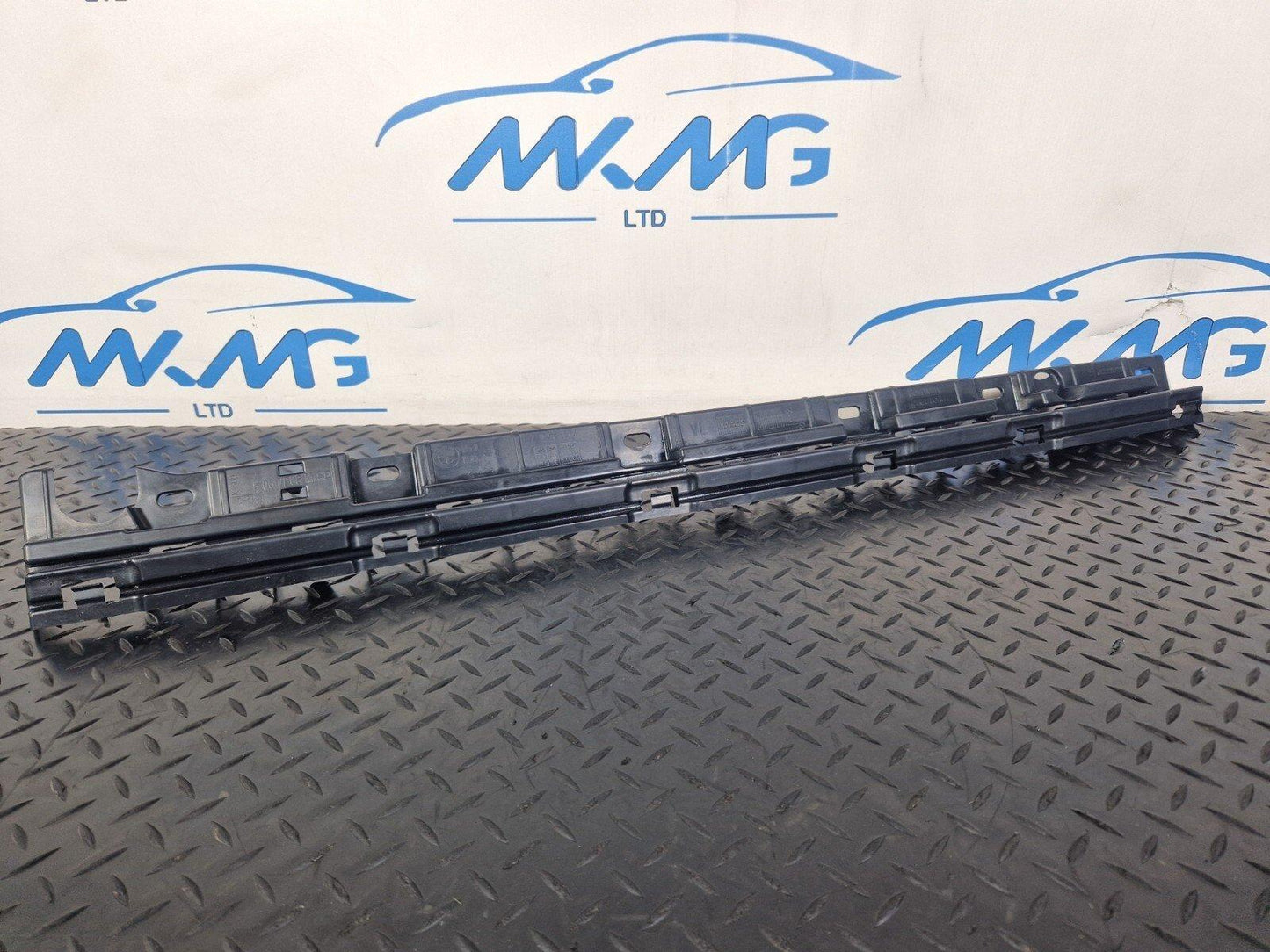 11-18 BMW 6 SERIES F06 SIDESKIRT BRACKET FRONT LEFT PASSENGER SIDE 7276347