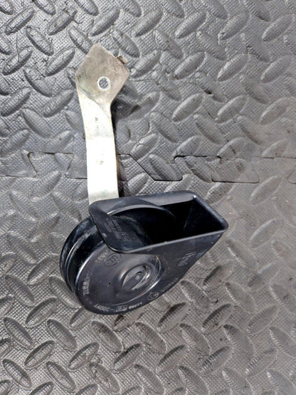 12-18 MERCEDES BENZ W176 ALARM SIREN HORN SIGNAL A0065428620