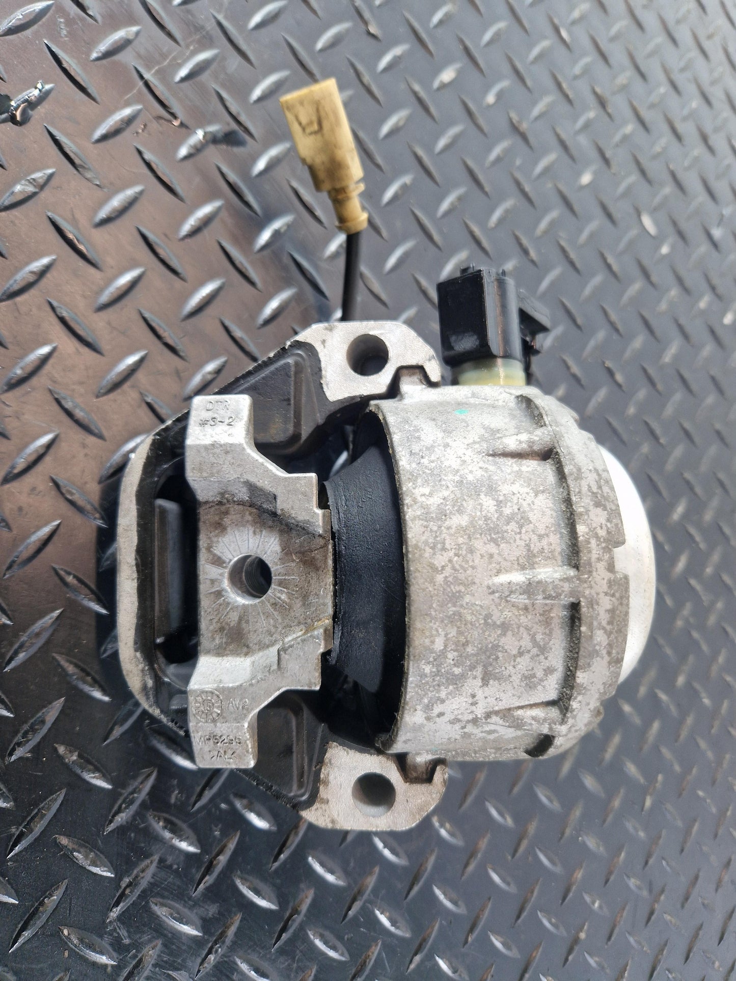 Audi A6 Allroad C7 3.0 Diesel Engine Mount 4G0193381LG