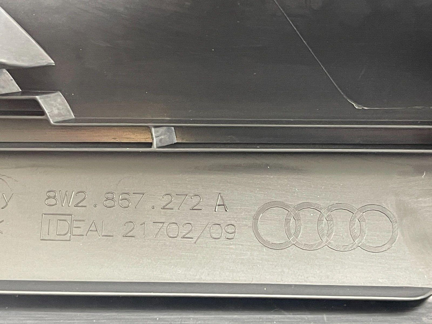 16-19 AUDI A4 B9 GENUINE DRIVERS SIDE LOWER PLASTIC TRIM PANEL 8W2867272A