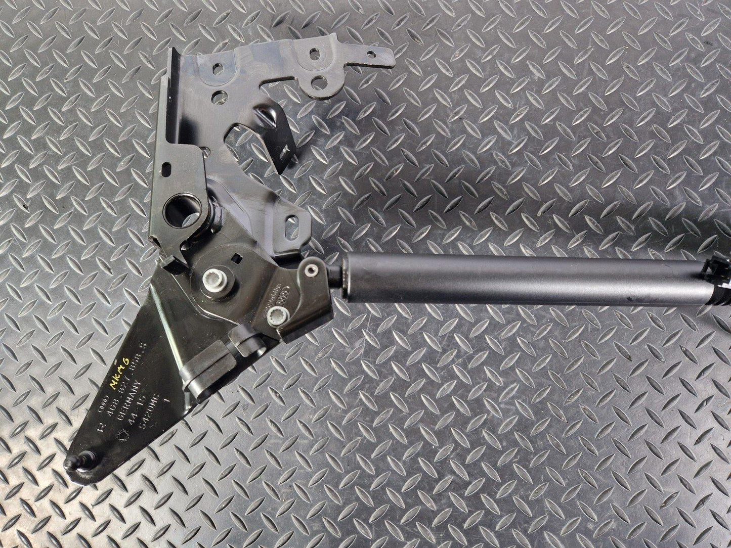 15-18 AUDI A7 4G OEM REAR RIGHT SIDE O/S ELECTRIC BOOT TAILGATE STRUT 4G8827852F