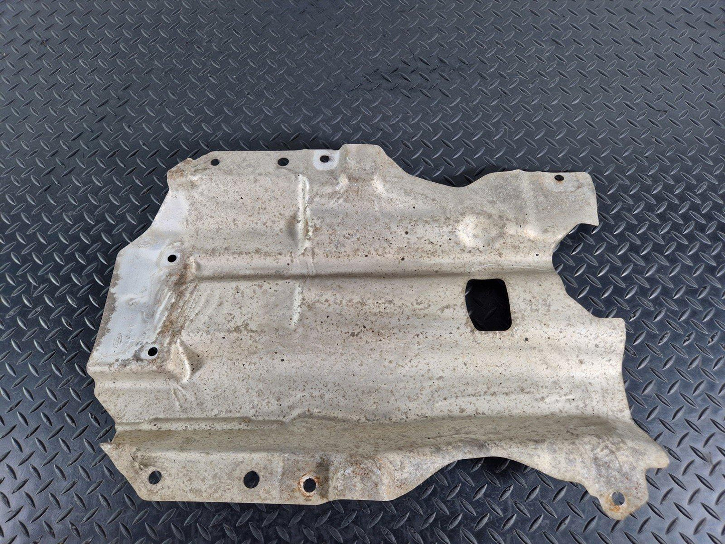 14-19 LAND ROVER L550 2.0 DIESEL AJ200 OEM FRONT ENGINE HEATSHIELD GJ329C141A