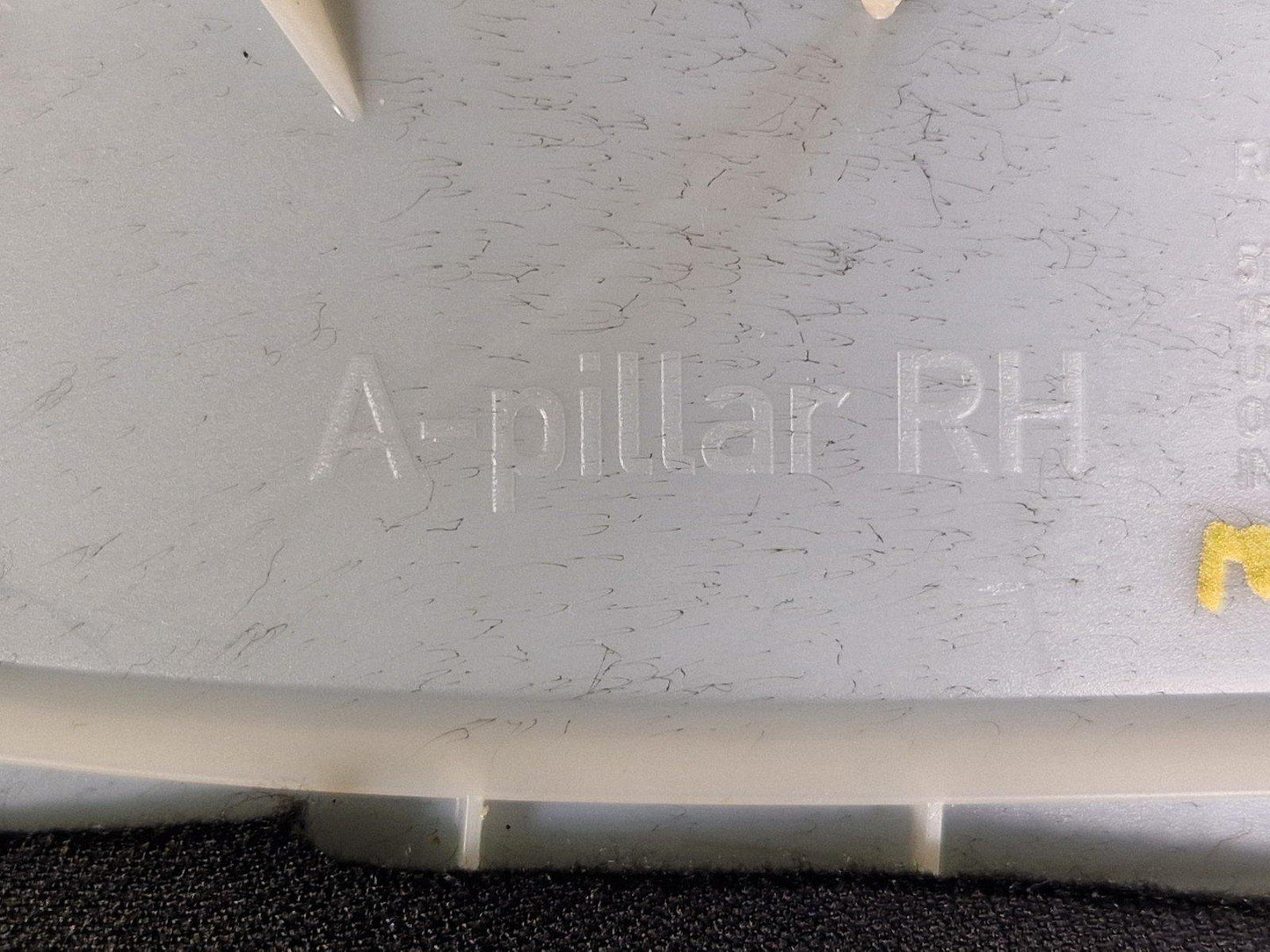 10-13 BMW X5 E70 LCI GENUINE RIGHT O/S A COLUMN PILLAR TRIM 7129750