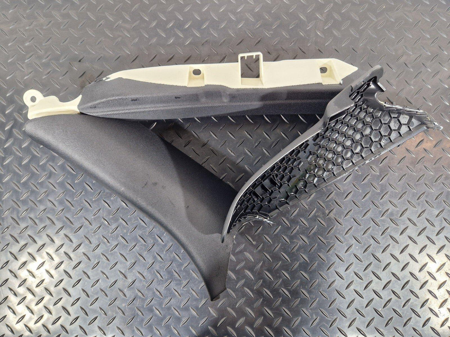12-18 AUDI A6 C7 GENUINE RIGHT DRIVER SIDE C-PILLAR TRIM COVER 4G5867288