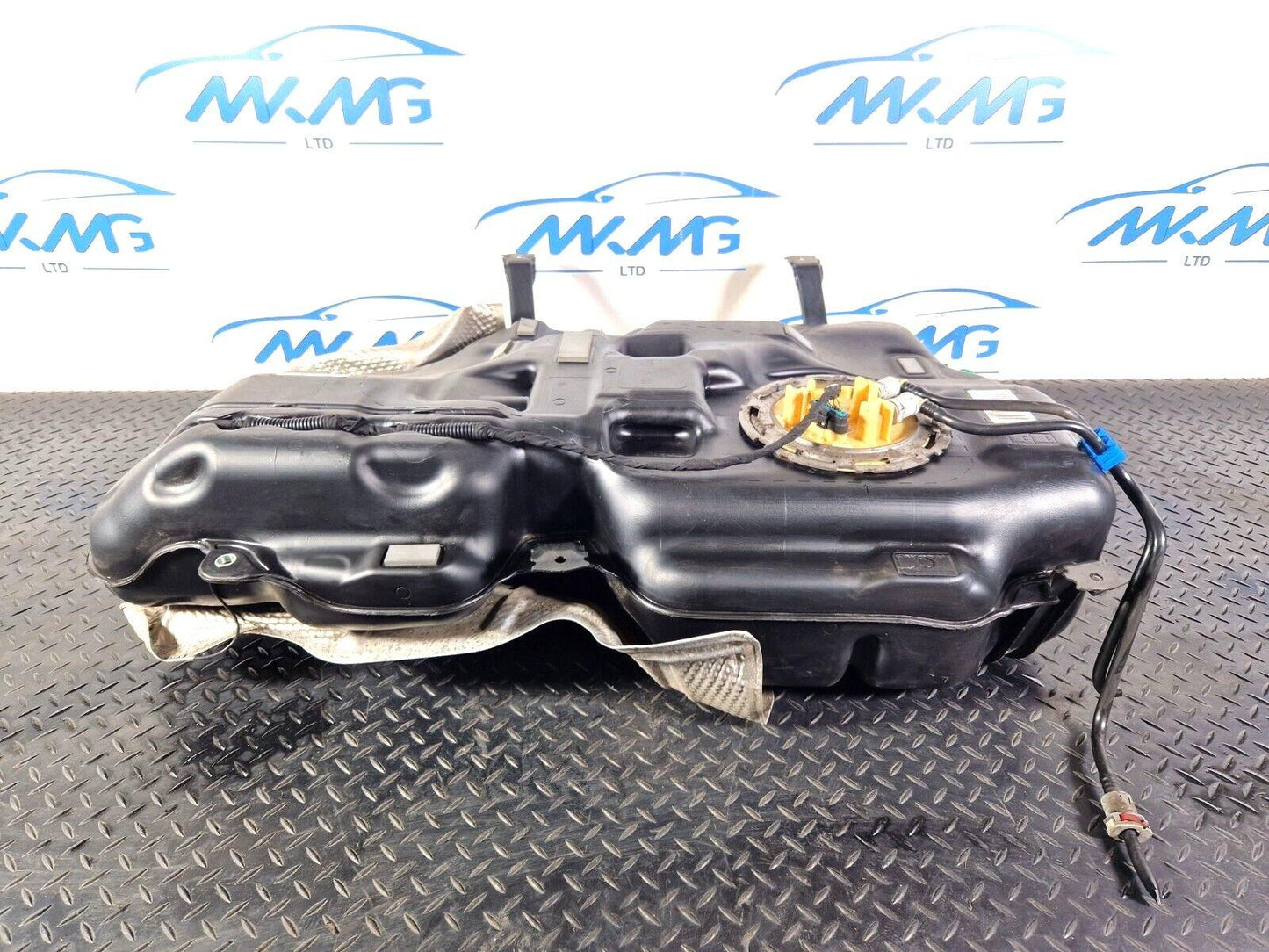 18-ON MERCEDES BENZ A CLASS W177 LINE DIESEL FUEL TANK WITH PUMP A2474701500