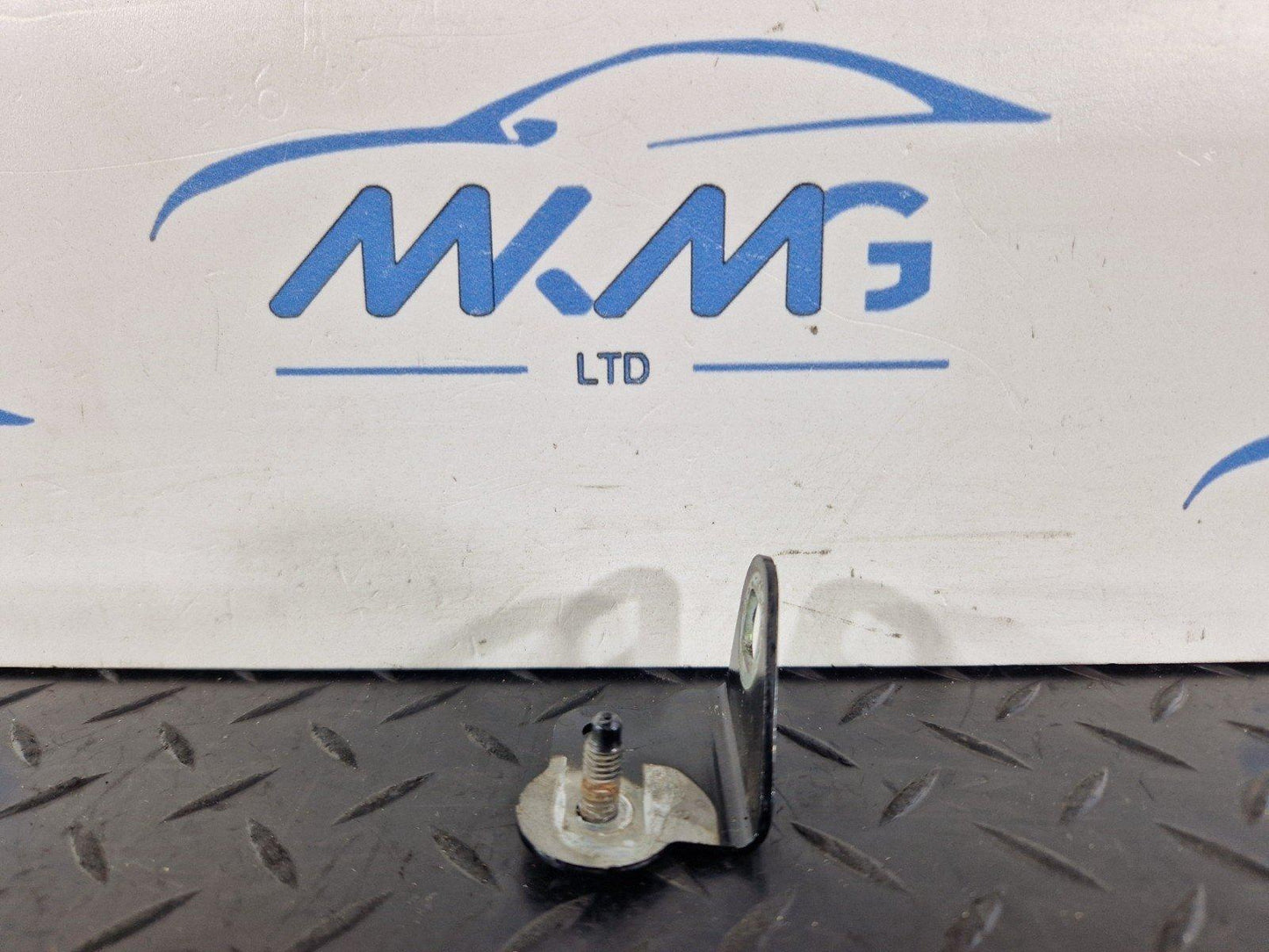 19-ON RANGE ROVER EVOQUE L551 GENUINE LEFT FENDER BRACKET K8D216A129A