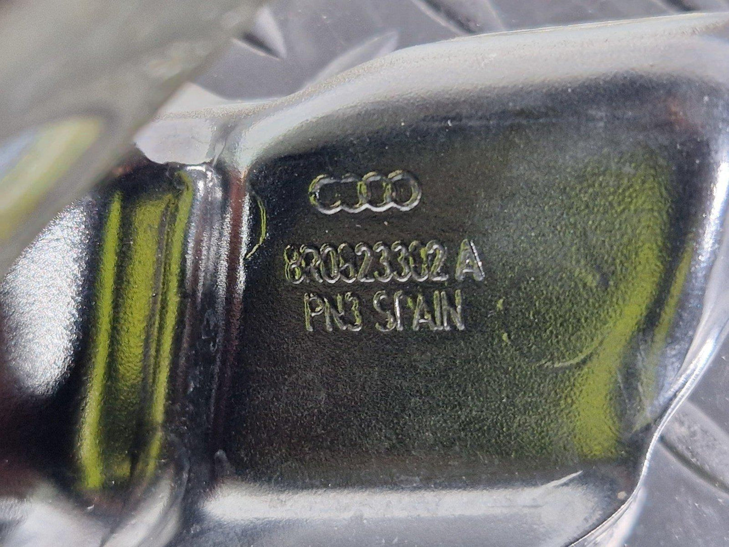12-17 AUDI Q5 S-LINE GENUINE OEM FRONT RIGHT SIDE BONNET HINGE 8R0823302A
