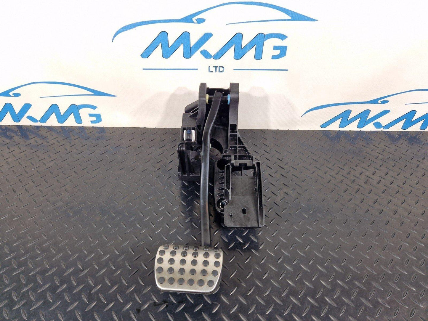 19-ON MERCEDES BENZ B CLASS W247 AUTOMATIC BRAKE PEDAL ASSEMBLY UNIT A2472902600
