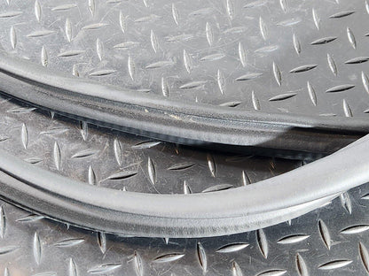 19-ON MERCEDES B CLASS W247 REAR DOOR RUBBER SEAL FITS LEFT & RIGHT A2476920400