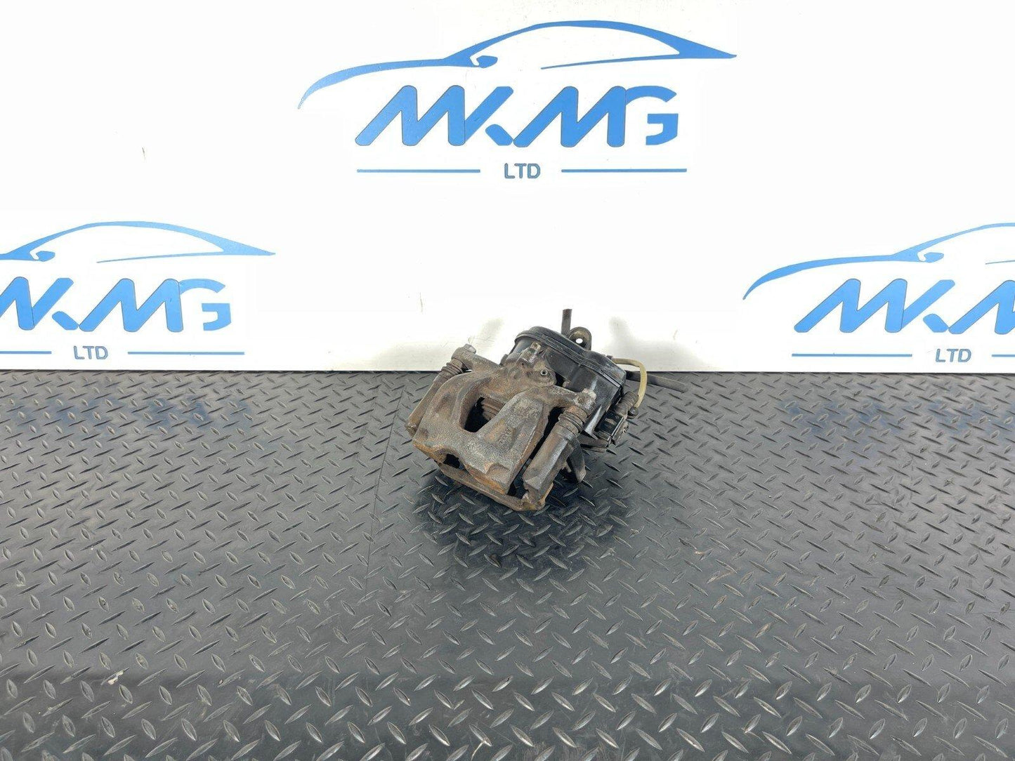 16-19 AUDI A4 B9 GENUINE REAR UK LEFT ELECTRIC BRAKE CALIPER 8W0615405AA