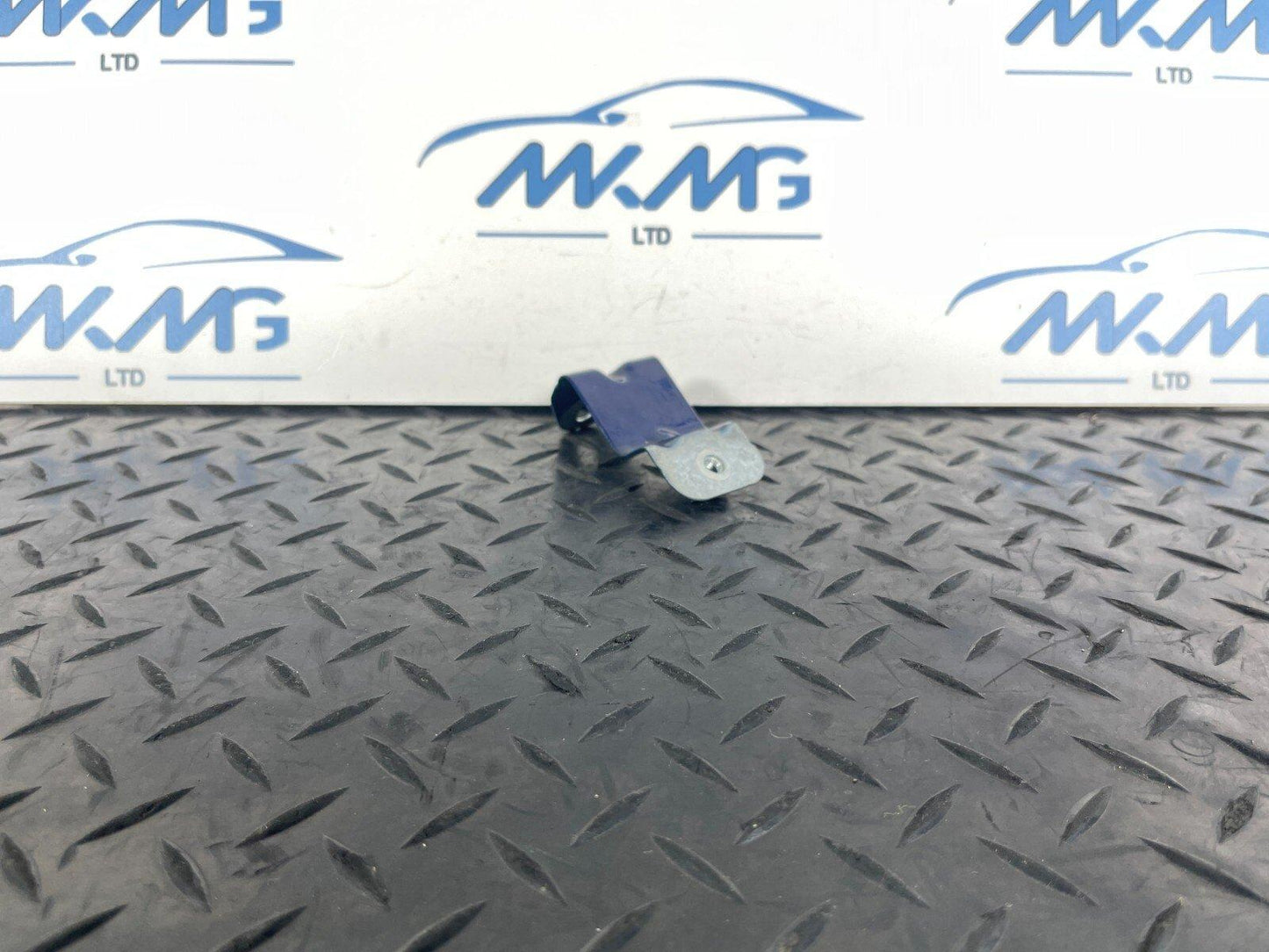 16-23 AUDI A5 F5 SPORTBACK S-LINE  WING FENDER BRACKET FRONT 8W6821471