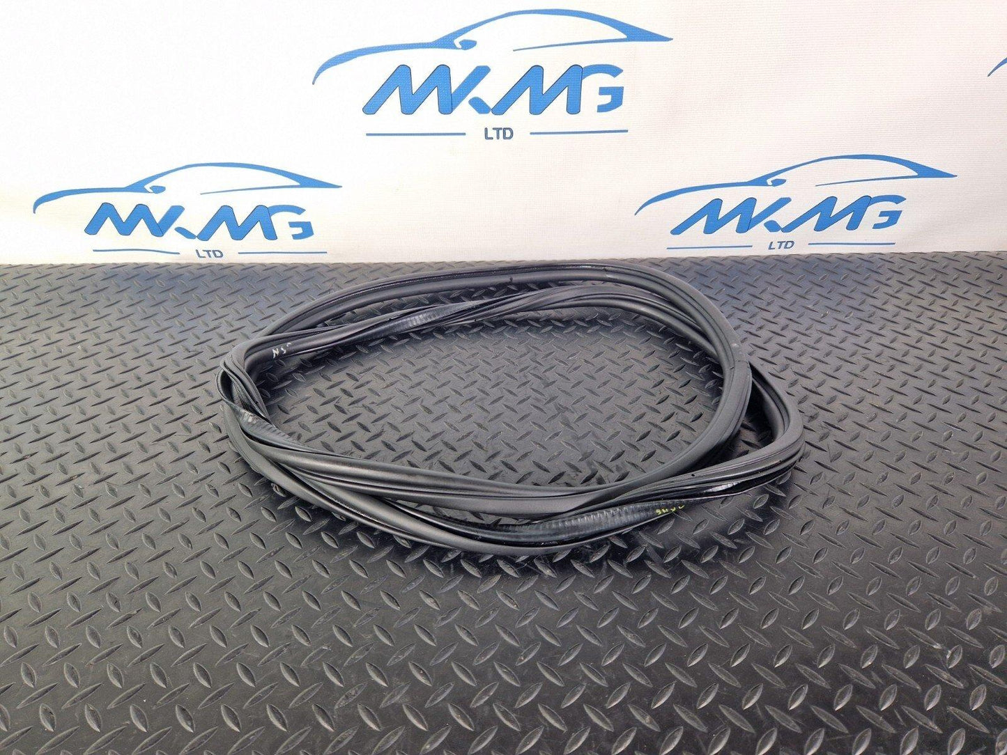 12-18 AUDI A6 C7 GENUINE AVANT REAR DOOR RUBBER SEAL FITS LEFT & RIGHT 4G9833721